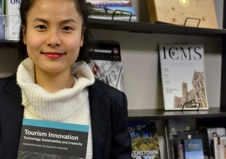 Dung Hoàng book cover